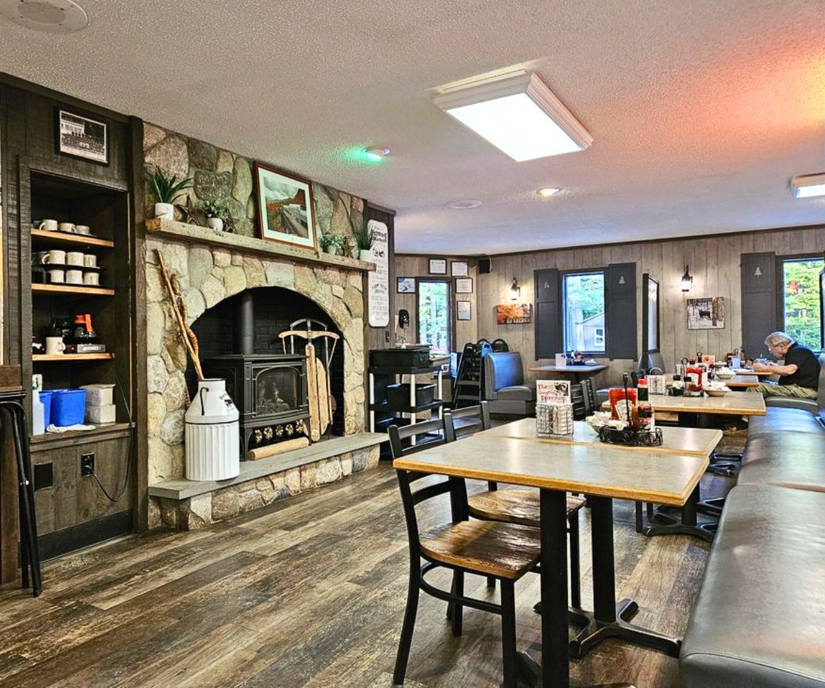 interior of Banners Restaurant in Conway, NH