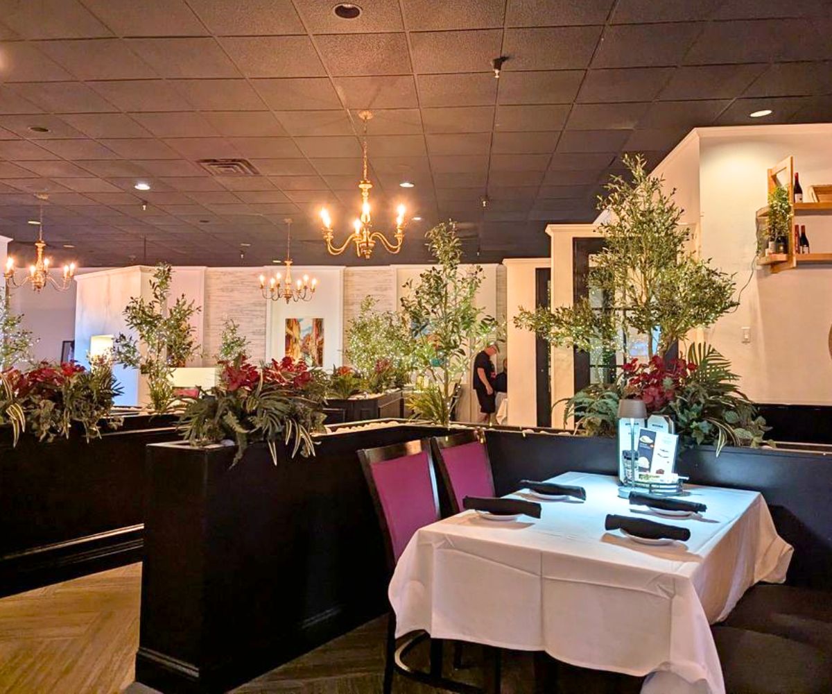 interior of Rivera Italian Restaurant in North Little Rock, AR