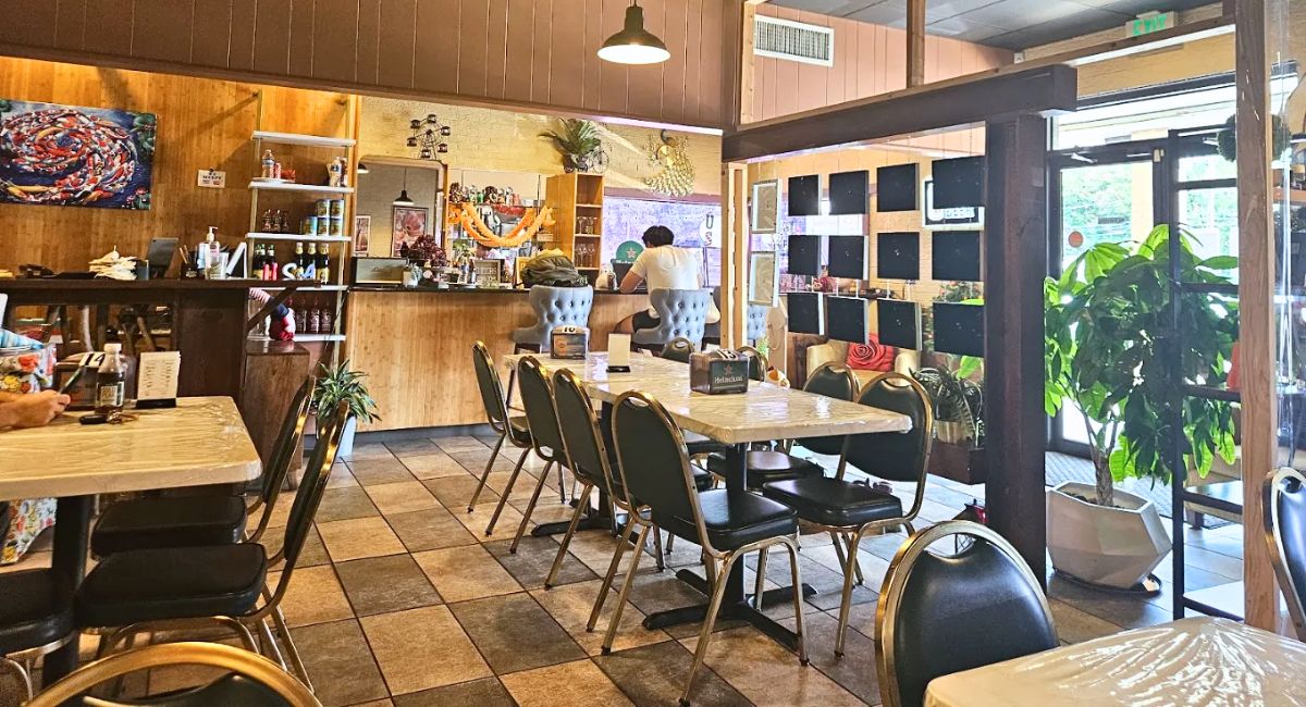 interior of Zaap Thai Cuisine in Bossier City, LA