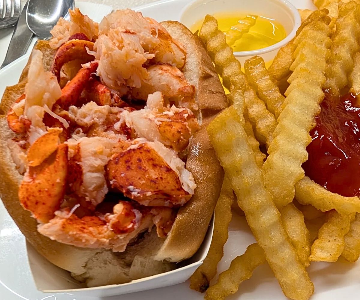 Lobster Roll at Maine Diner in Wells, Maine