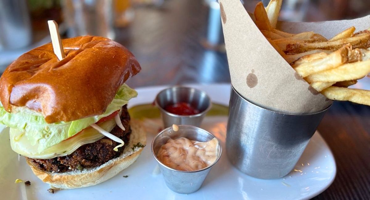 burger at Spotted Horse Tavern in Shelton, CT