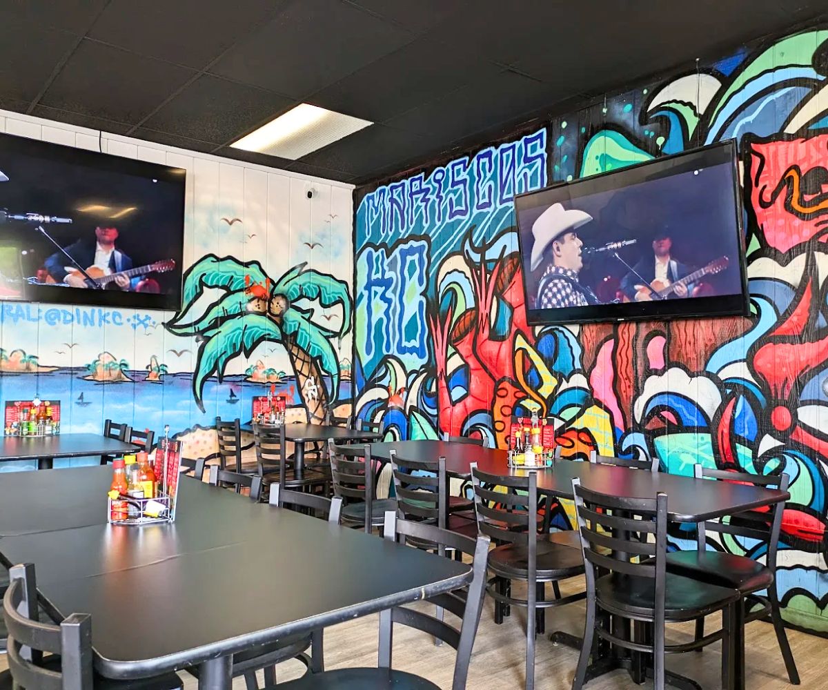interior of Mariscos KC in Olathe, KS