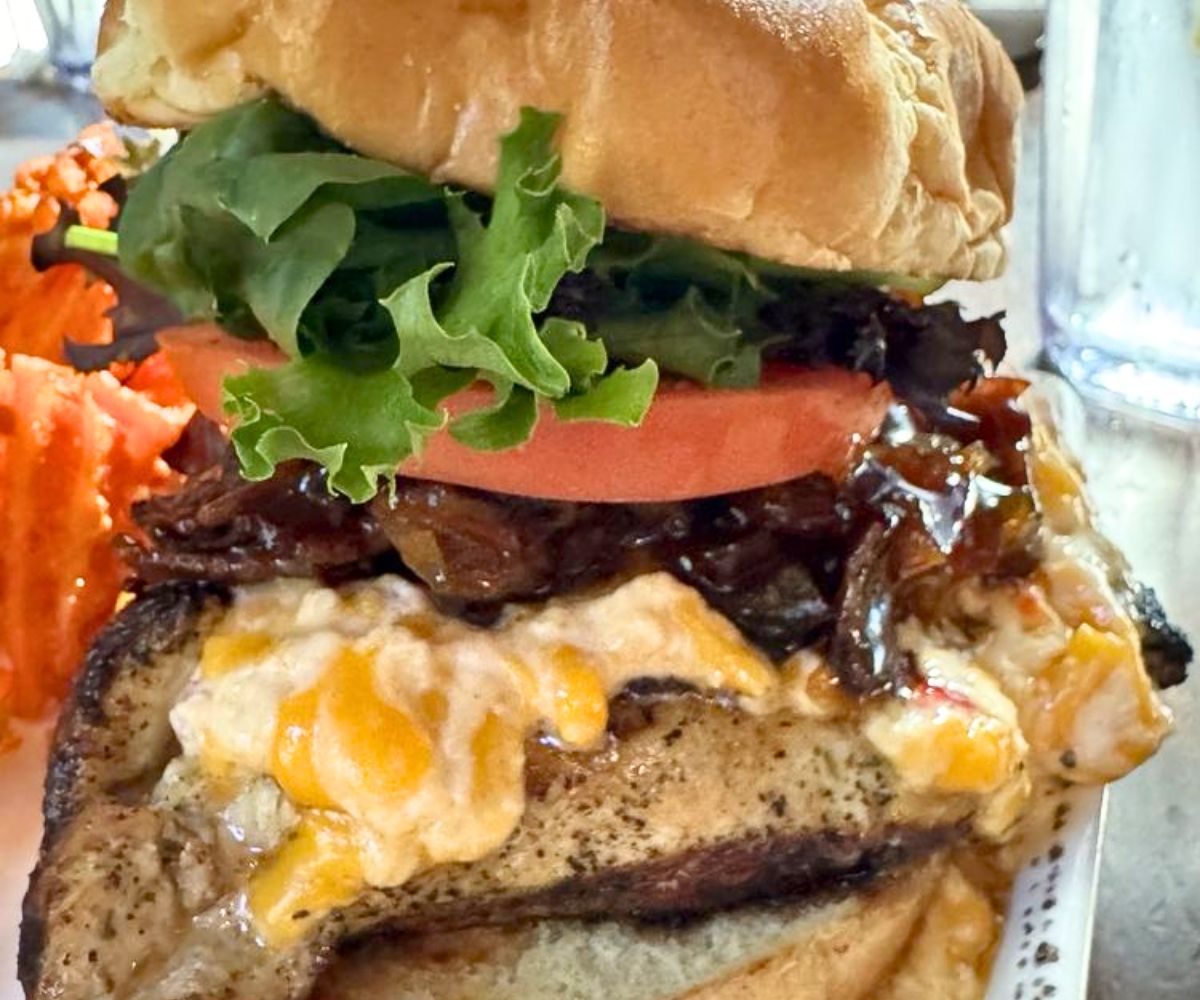 burger at 412 Public House in Cullman, AL