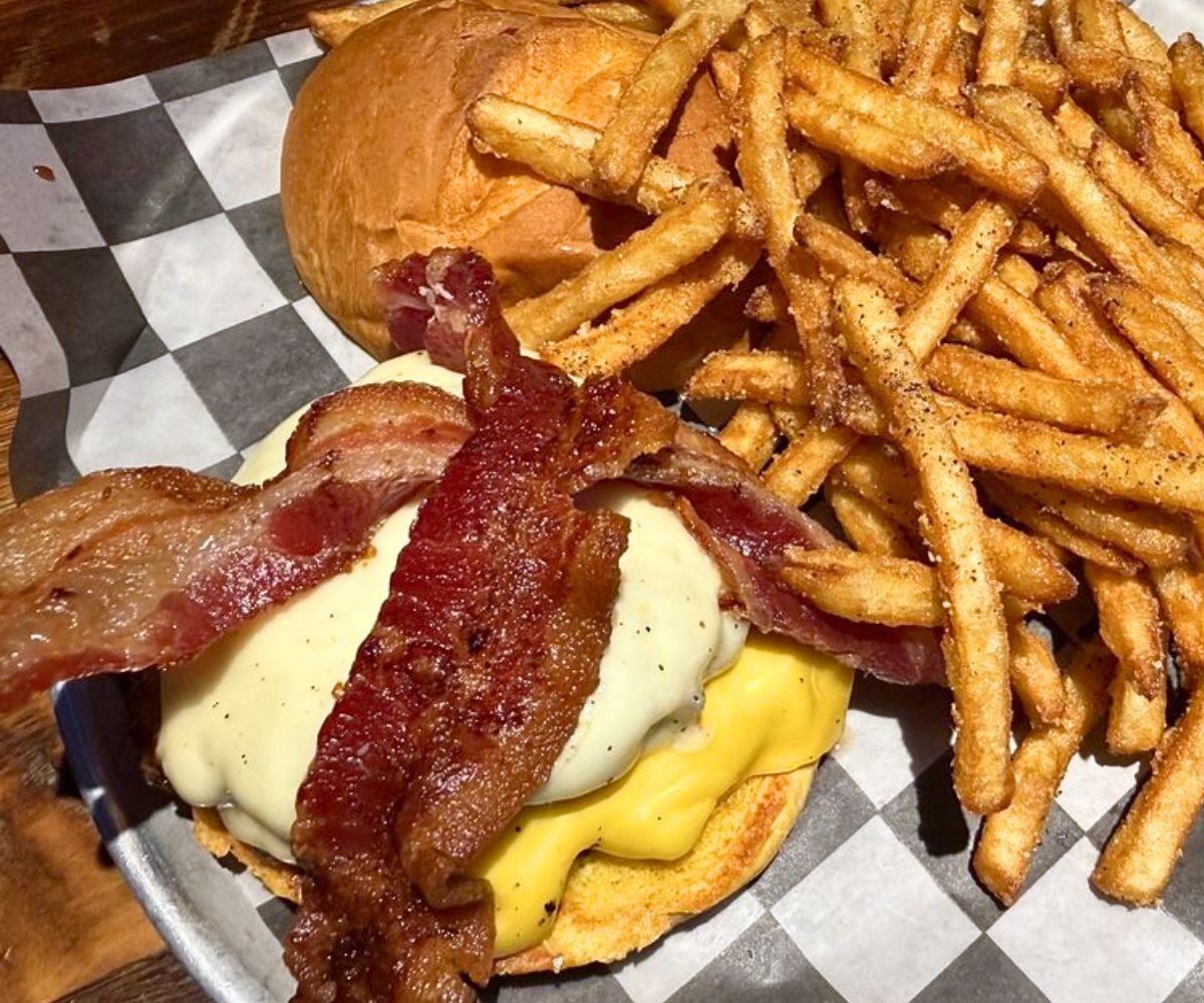 burger at Pounders Pub & Grub in Aberdeen, South Dakota