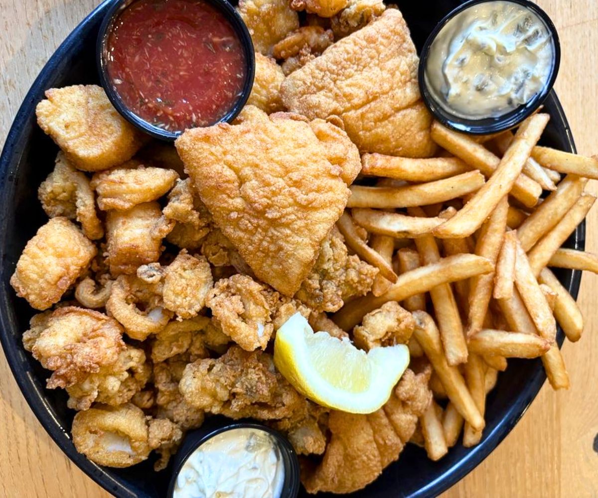 Fisherman's Platter at Anthony's Seafood in Middletown, RI