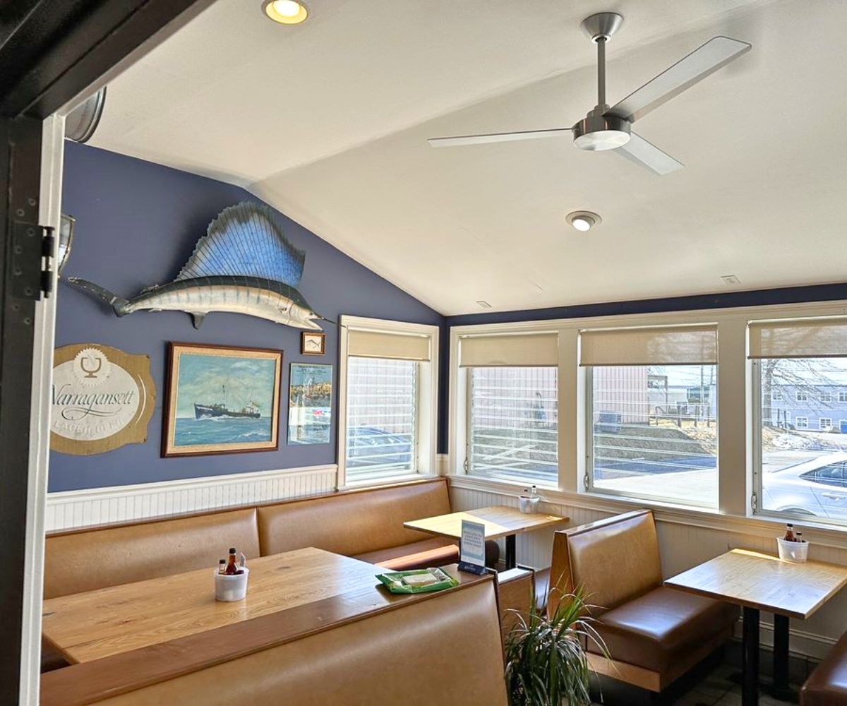 interior of Anthony's Seafood in Middletown, RI