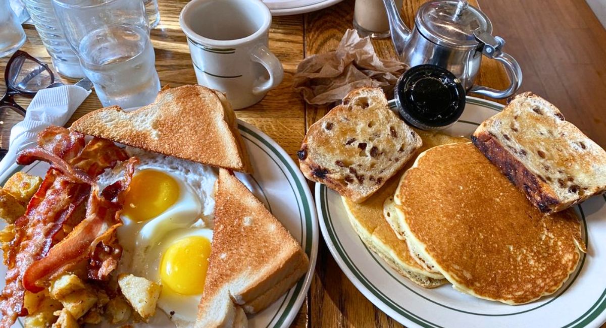 breakfast at Dot's Restaurant in Wilmington, Vermont