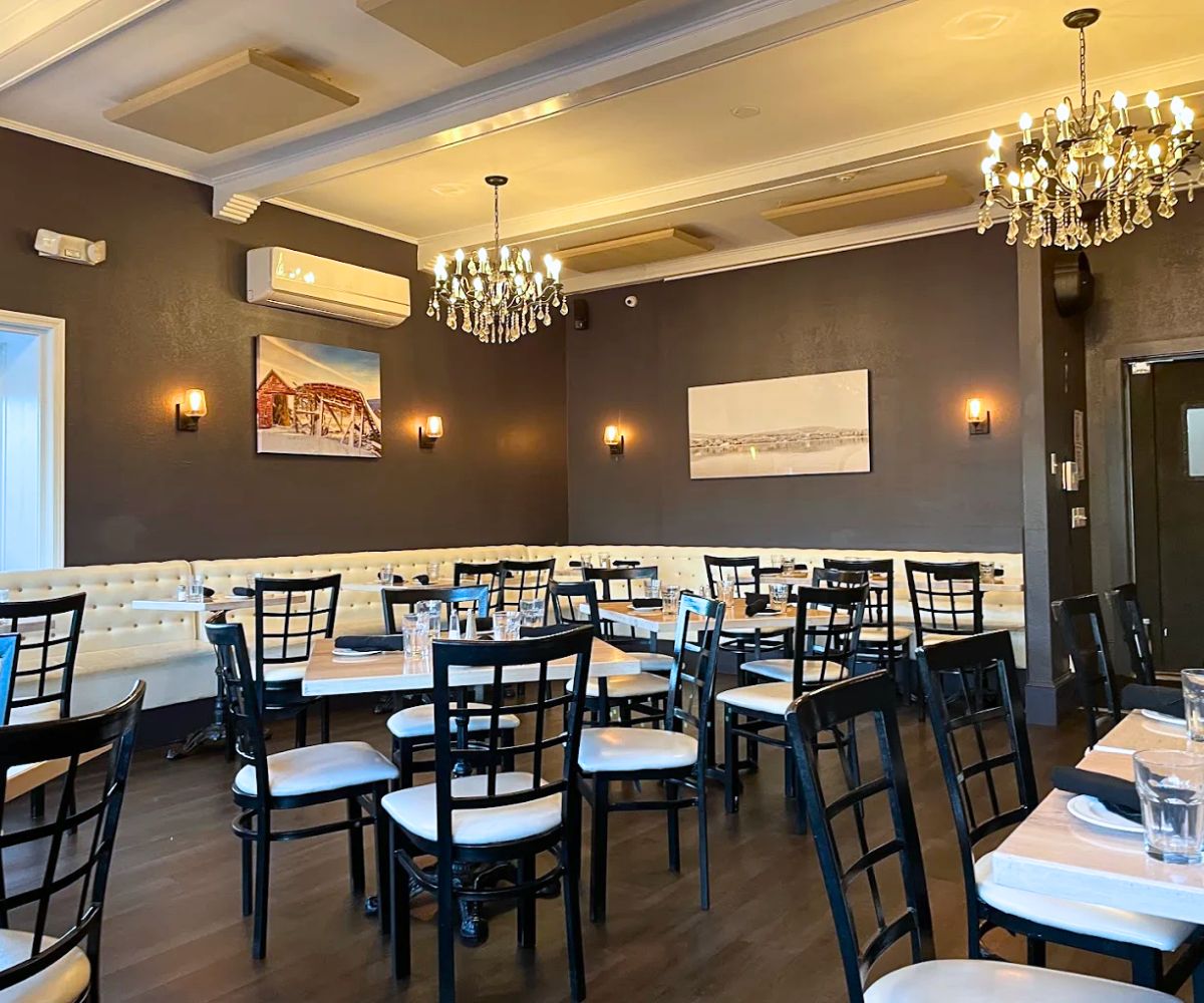 interior of Mel's at 22 in Cooperstown, NY