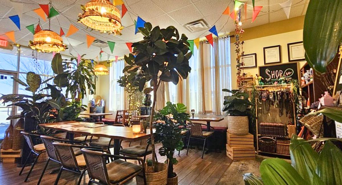 interior of Pailin Thai Cuisine in Moore, OK