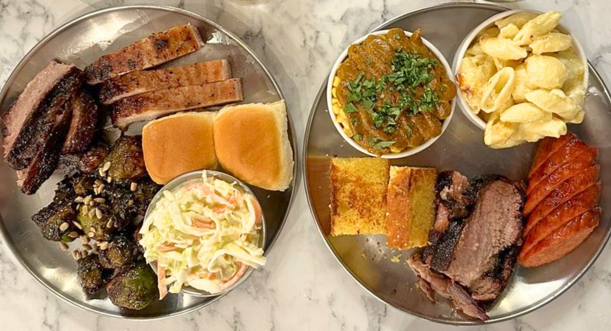 dishes at Easy ‘Que in Kailua, Hawaii