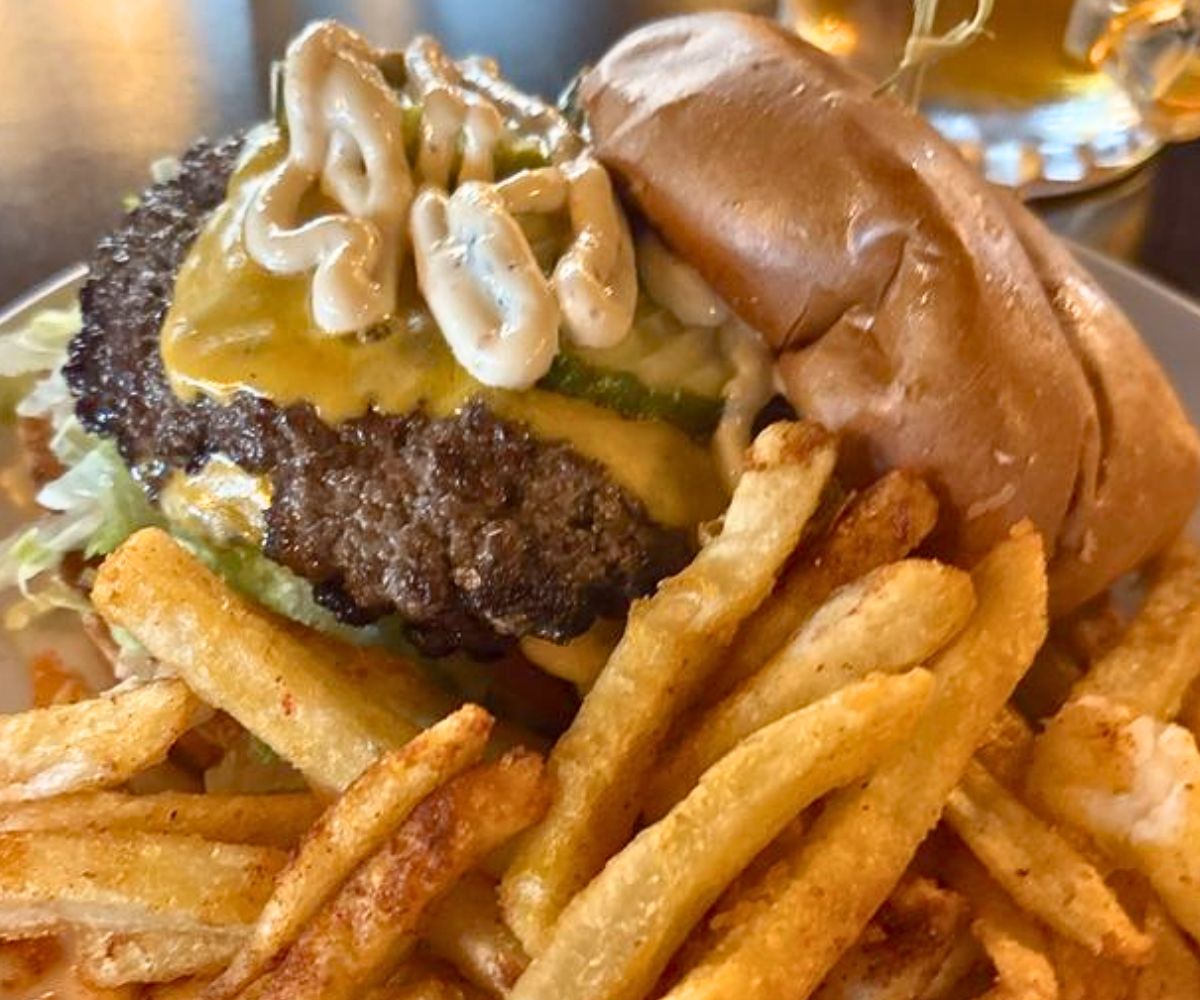 smashburger at Dogwoods Kitchen and Bar in Pontiac, MI