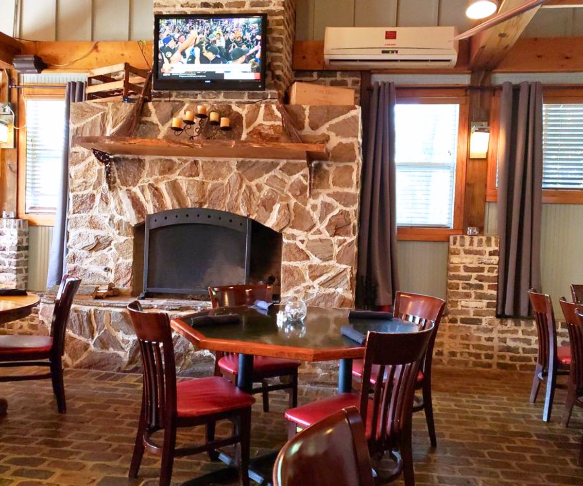 interior of Southwood Kitchen in Daphne, AL