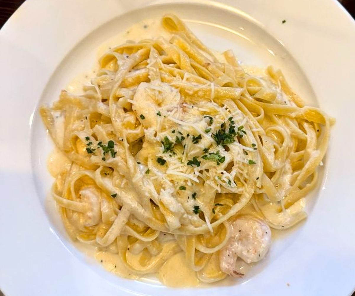 Fettuccine Alfredo at Cafe Verona in Independence, MO