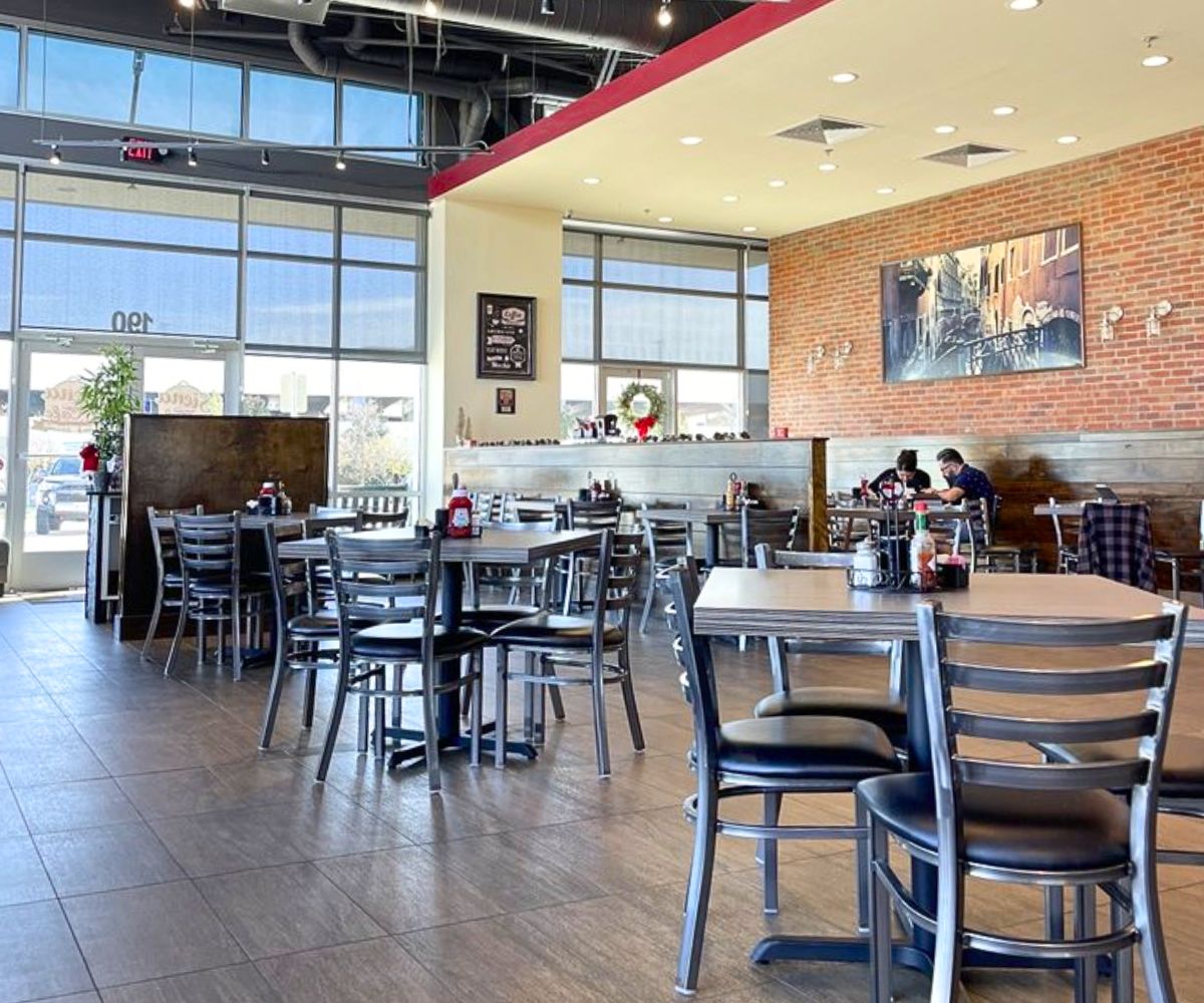 interior of Siena Cafe in Irving, TX