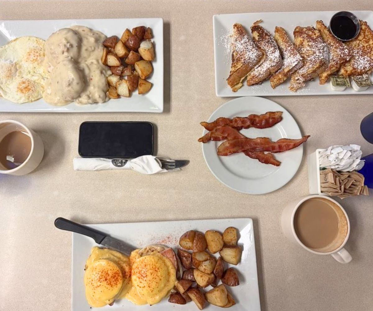 breakfast spread at Noble Restaurant in Wyoming, Michigan
