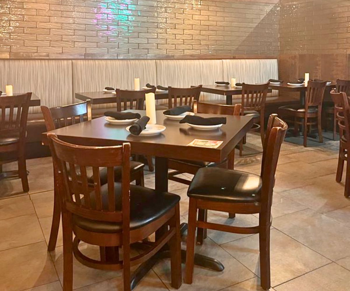 interior of Dogwoods Kitchen and Bar in Pontiac, Michigan