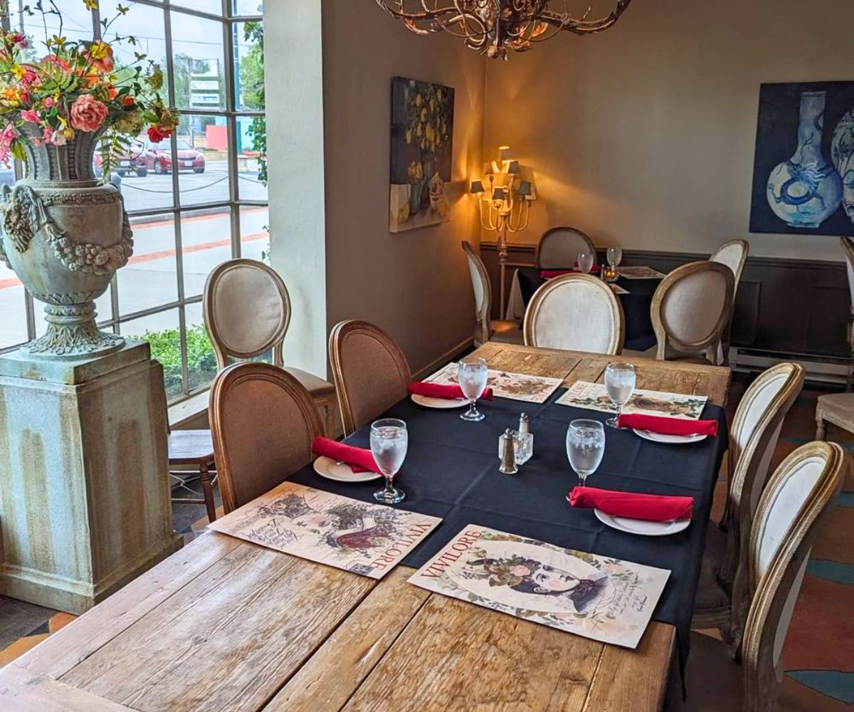 interior of Vivilore in Independence, Missouri