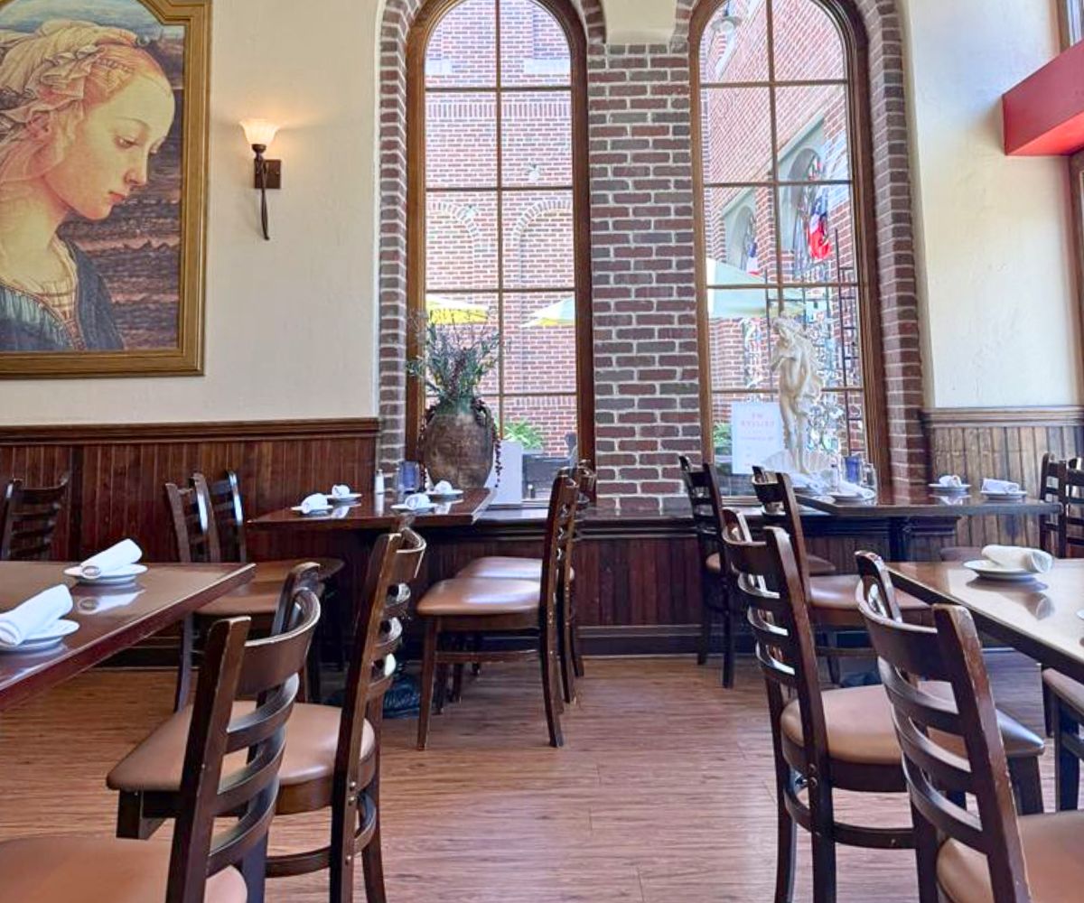interior of Cafe Verona in Independence, Missouri