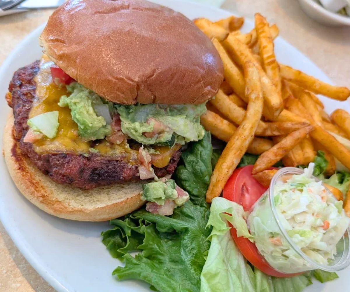 burger at Cafe 14 in Palatine, Illinois