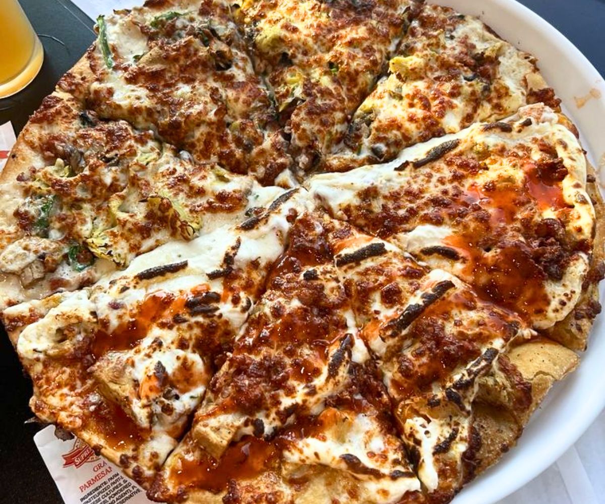 Alfredo deluxe and buffalo chicken at Caniglia's a Mano in Papillion, Nebraska