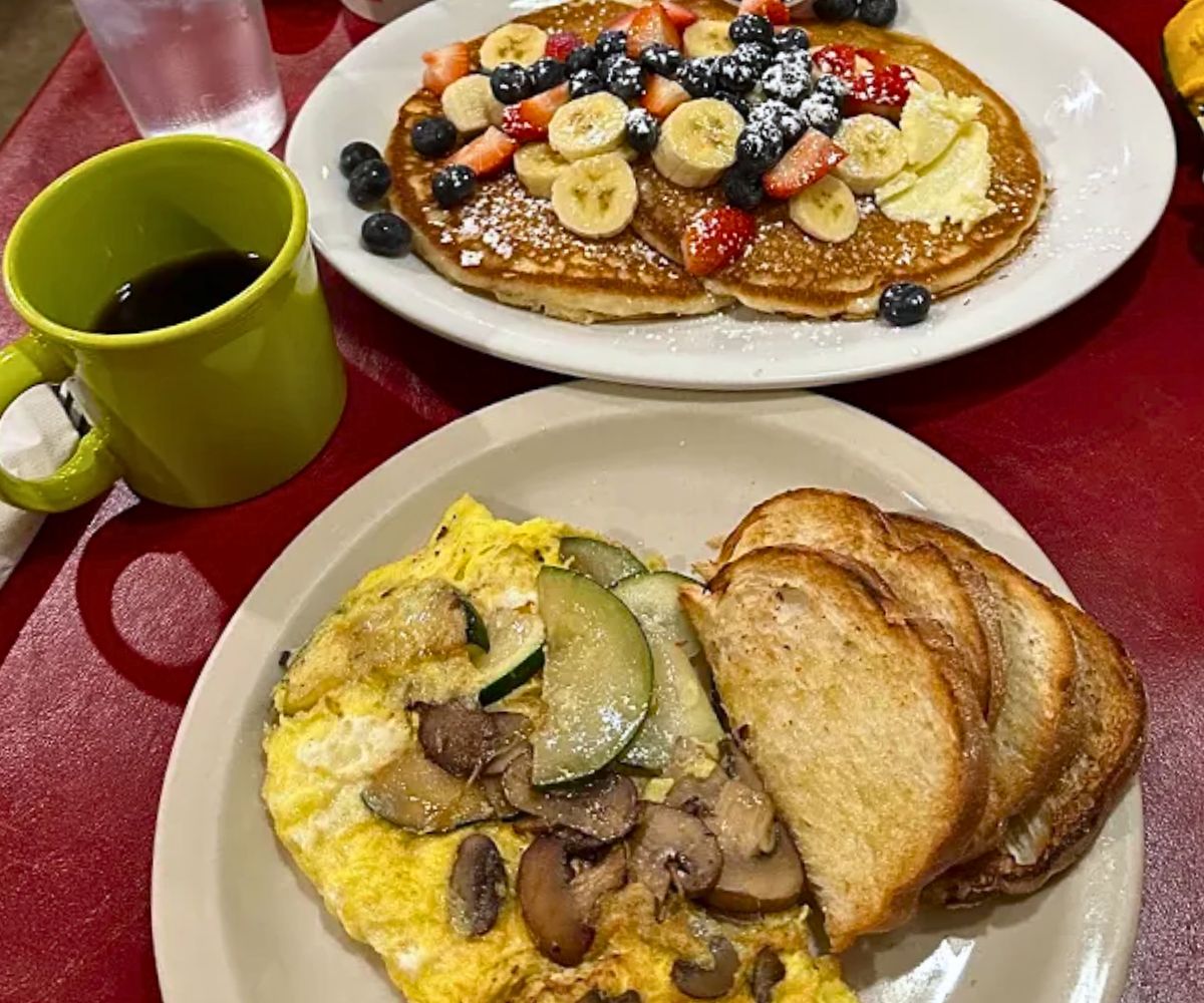 Breakfast at Marketside Restaurant in Niagara Falls, New York