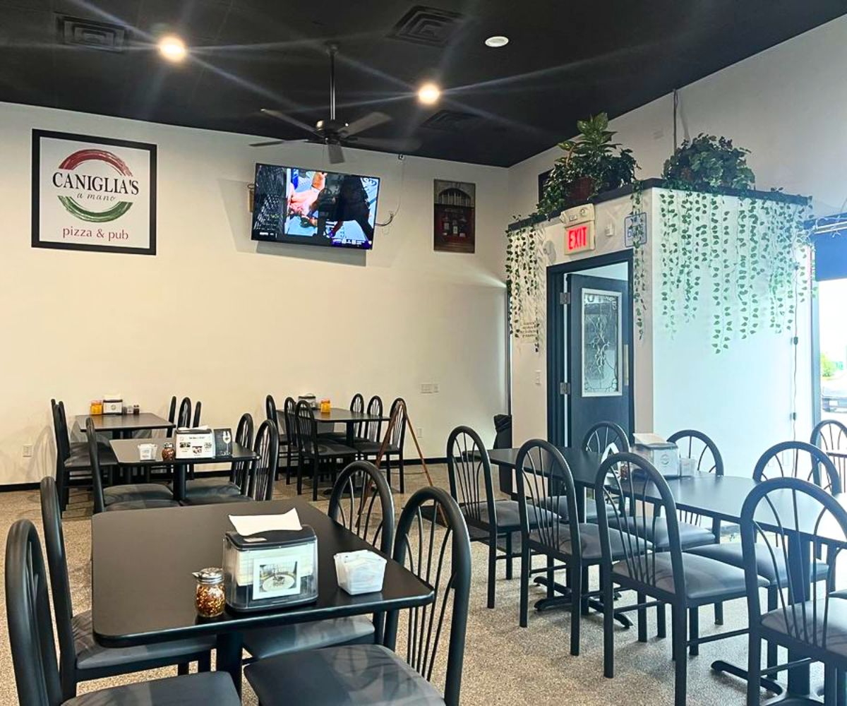interior of Caniglia's a Mano in Papillion, NE