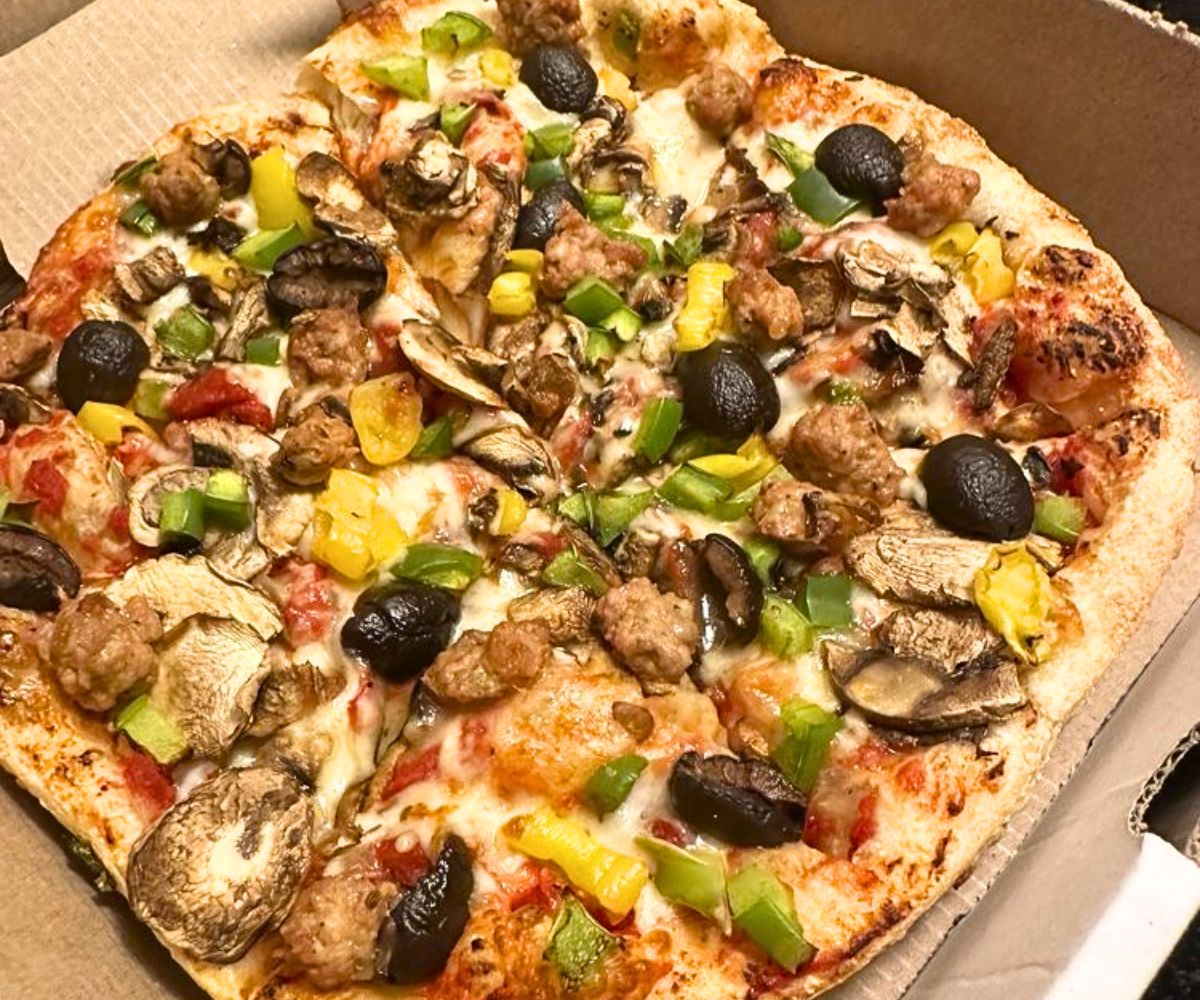 vegan pizza at Infinitus Pie in Broomfield, Colorado
