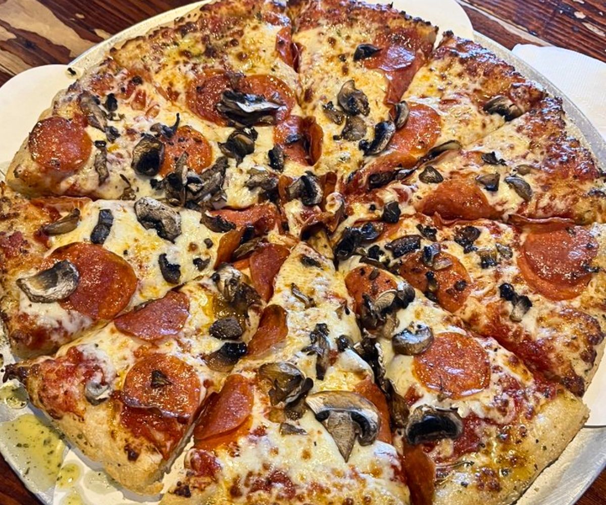 custom pizza at Dan's Pizza in Webster, TX