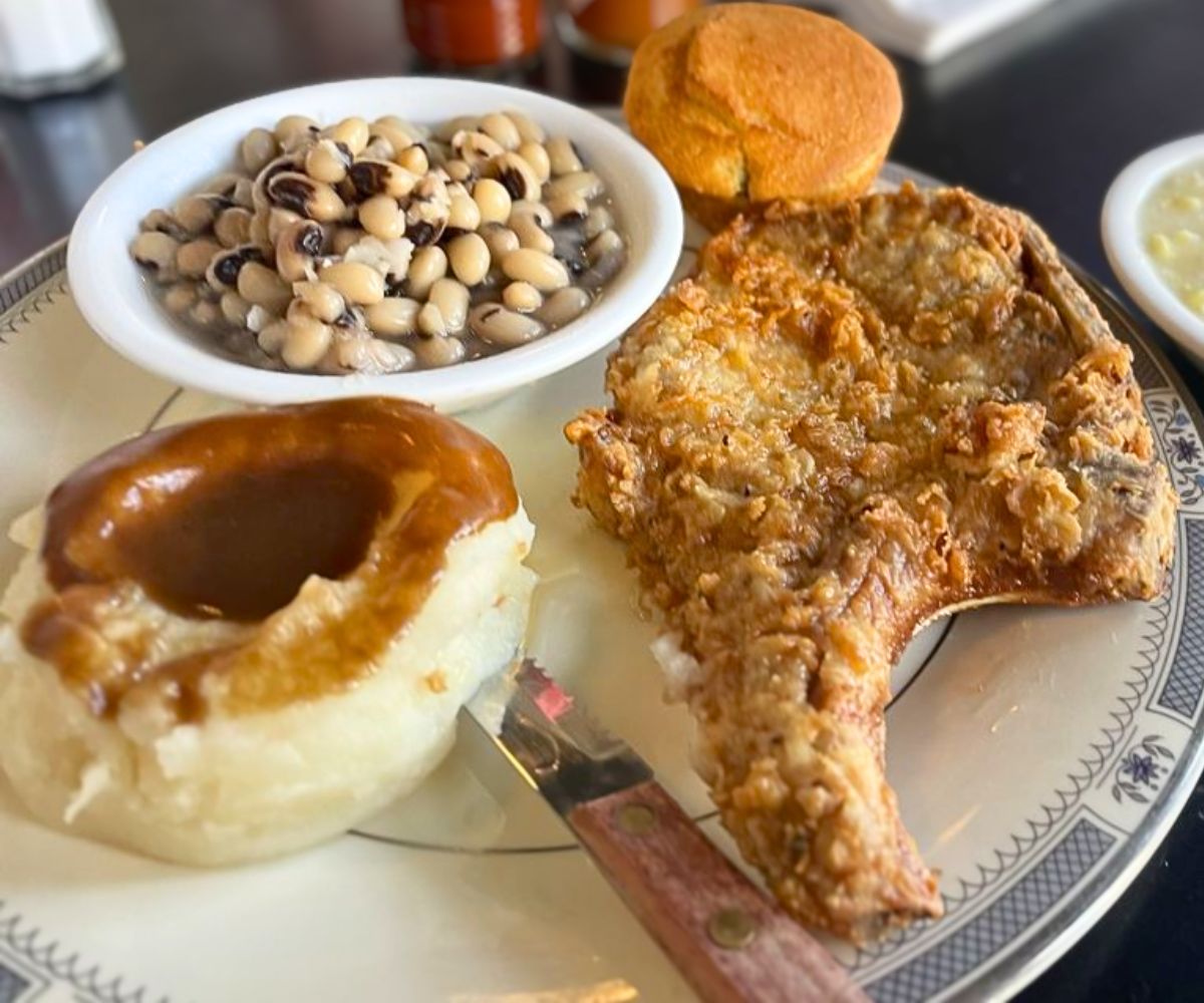 Fried Pork Chops at Jean's in Meridian, MS