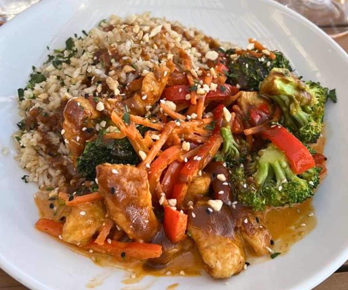 Lemongrass Thai Chicken at 3 Squares Restaurant in Maple Grove, Minnesota