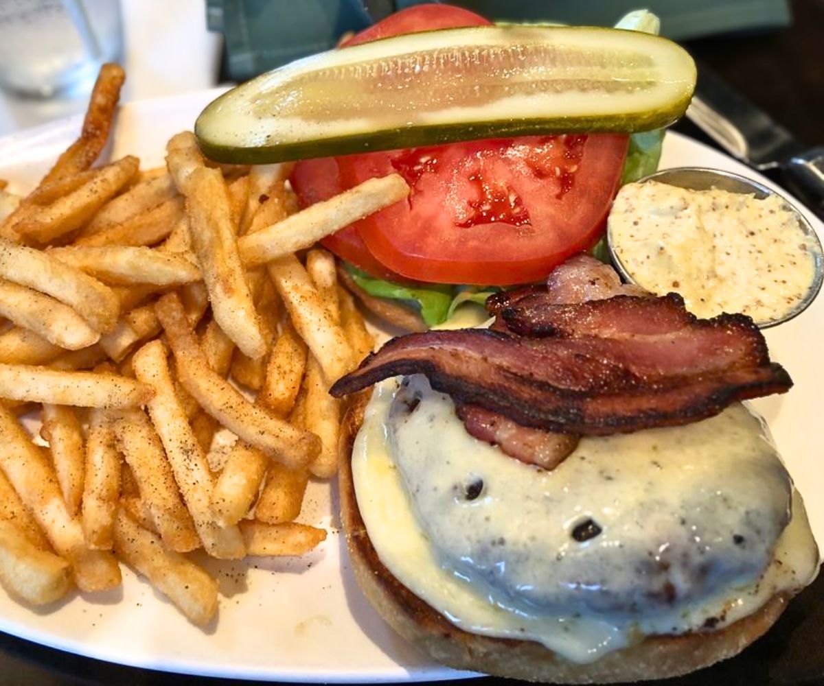 burger at Annie Gunn's in Chesterfield, MO