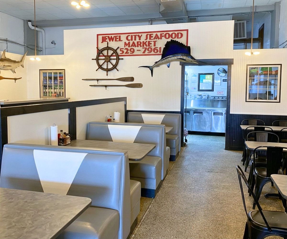interior of Jewel City Seafood in Huntington, West Virginia