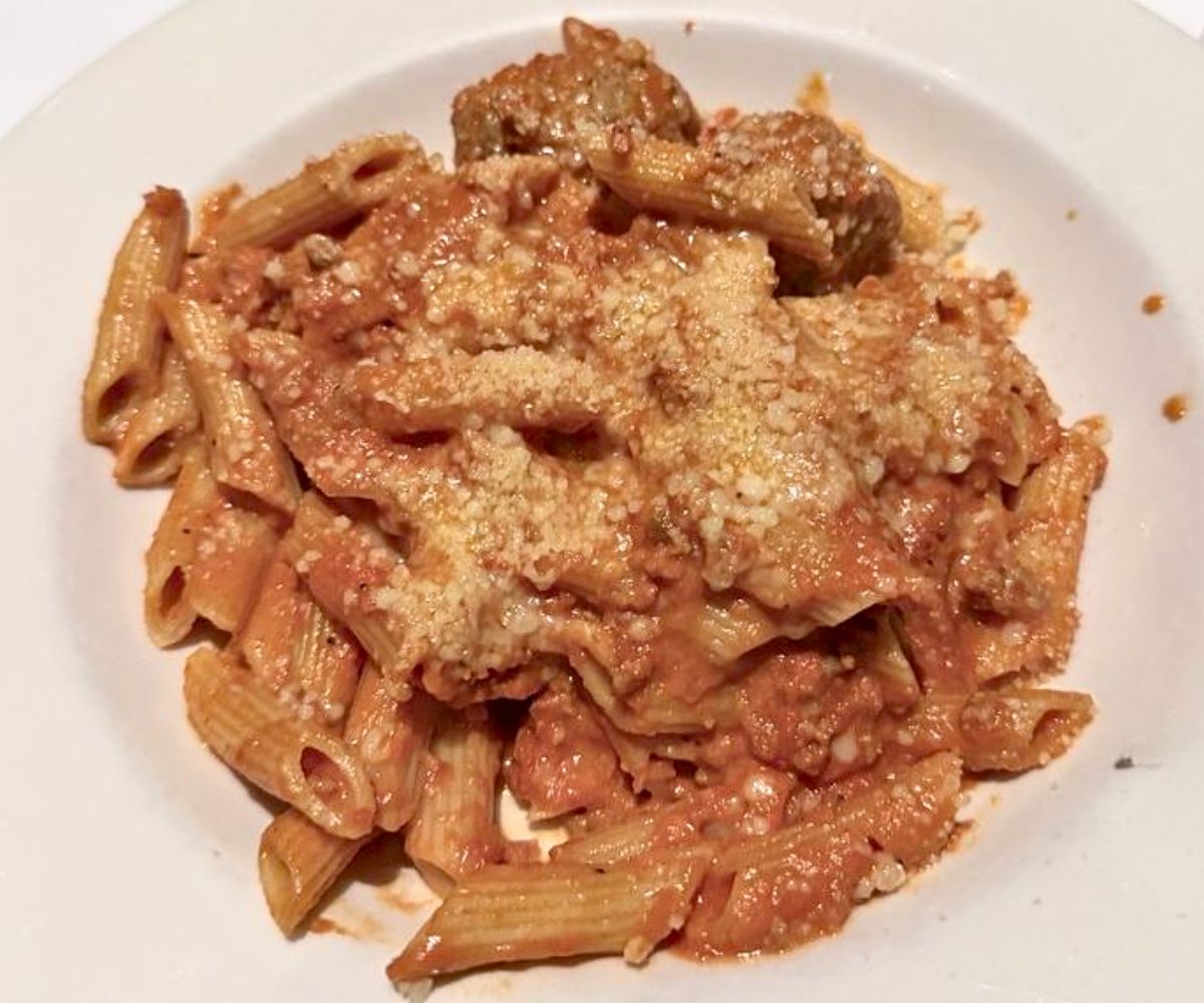 Penne Bolognese at Café Roma in Cleveland, Tennessee