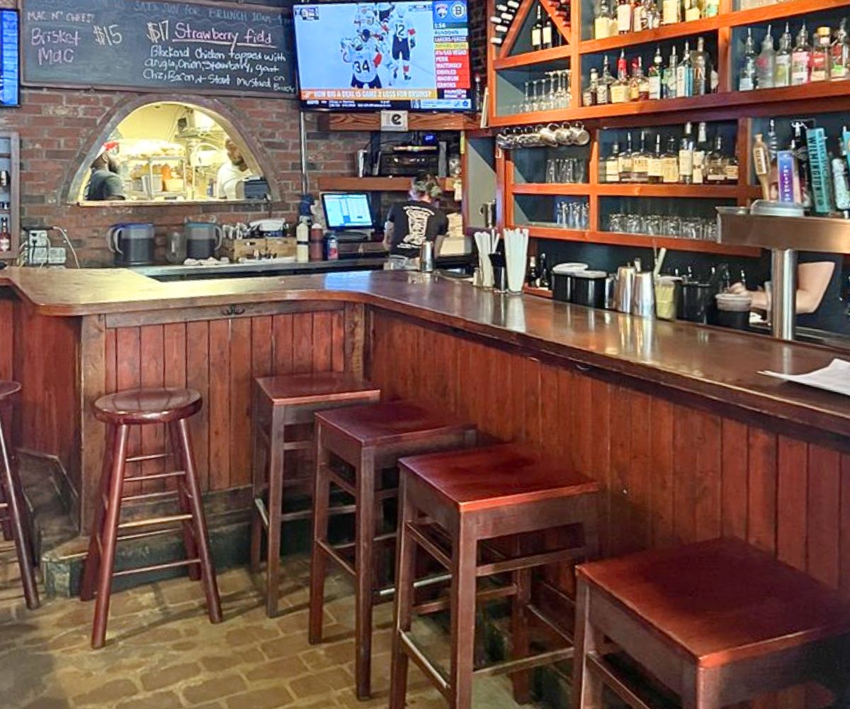 interior of The Fork n Cork in Wilmington, North Carolina