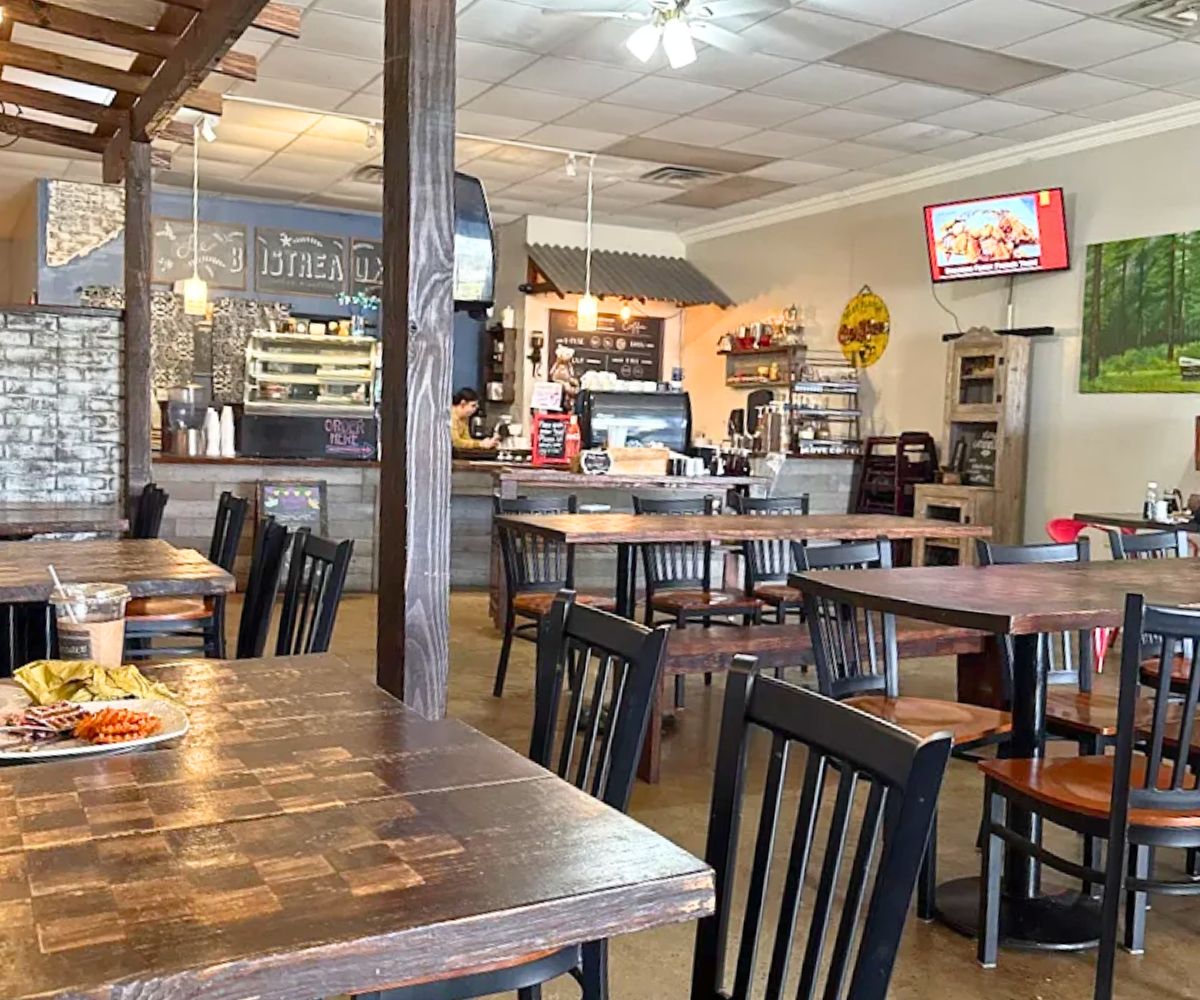 interior of Le Bistreaux in Alexandria, LA