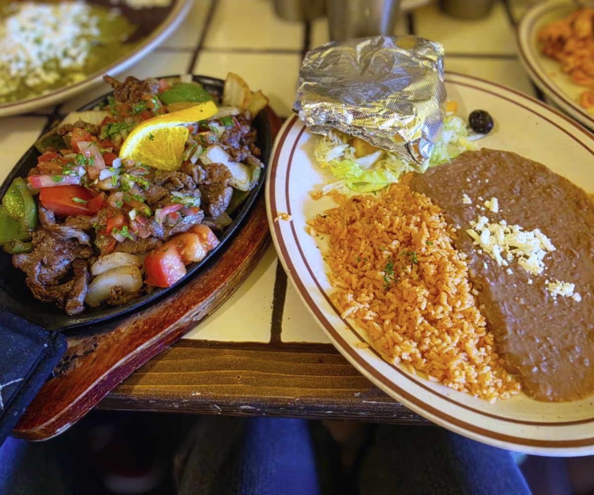 fajitas at la cabinita in glendale, CA