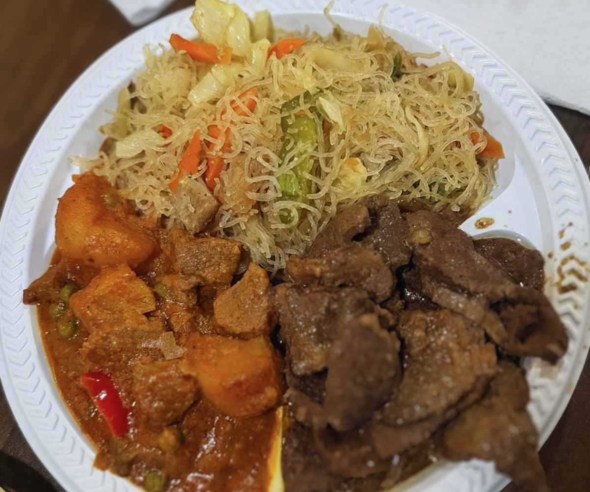 pancit at kusina de Isla in Harrisburg, PA
