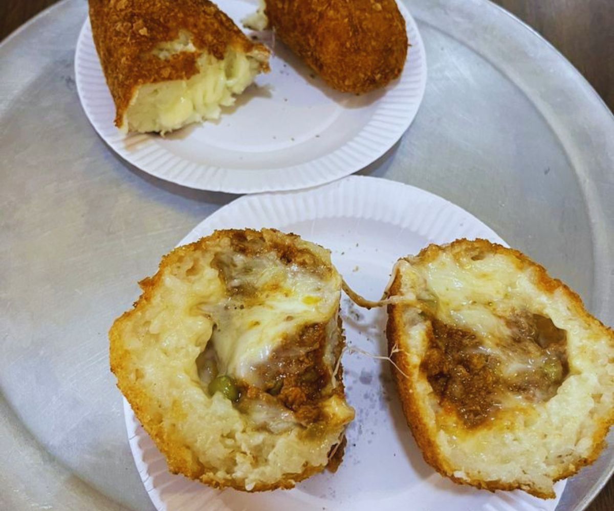Galleria Umberto - Arancini and Panzerotti