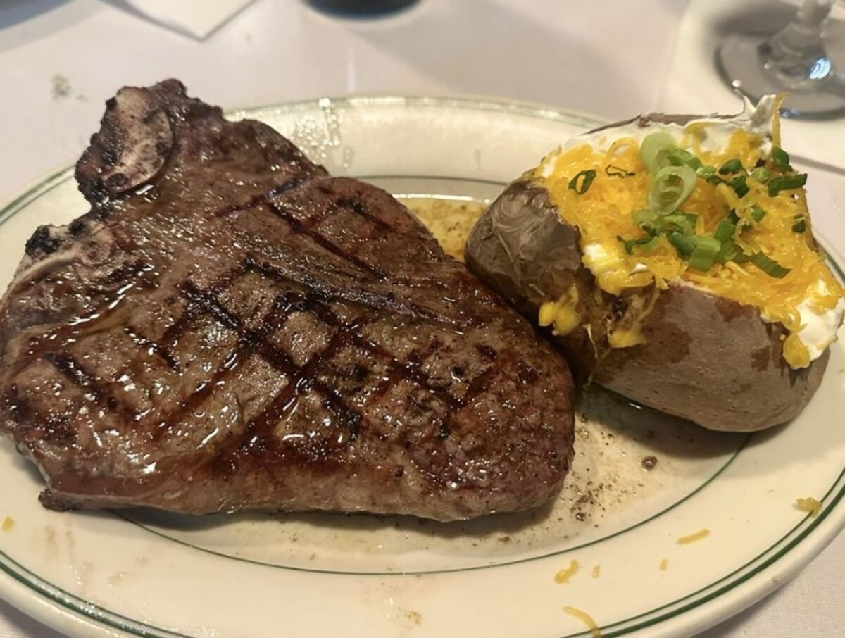 Food in Wall Street Bar & Grill, Midland, TX