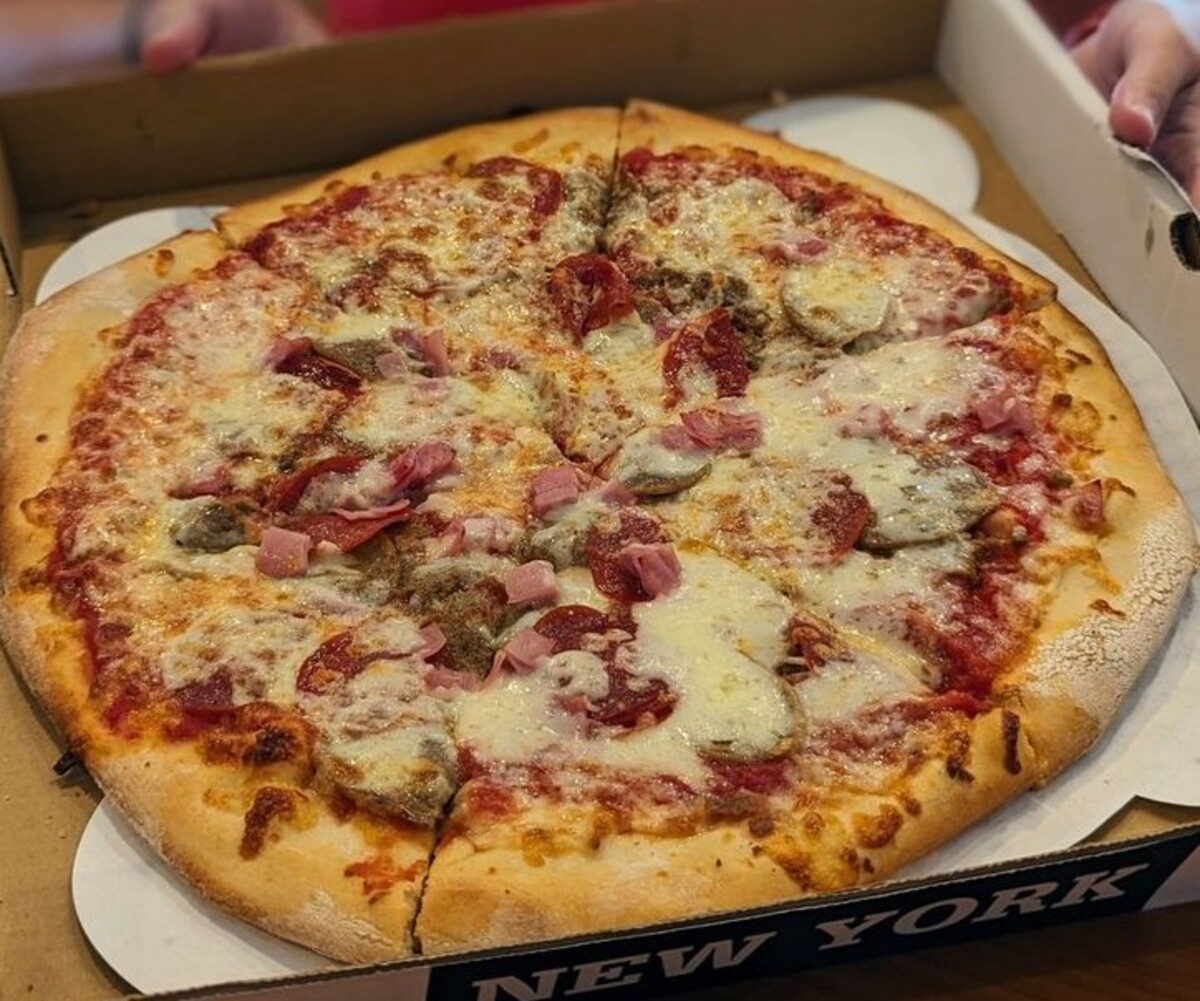 Food in Eddie & Sam's NY Pizza, Tampa, FL