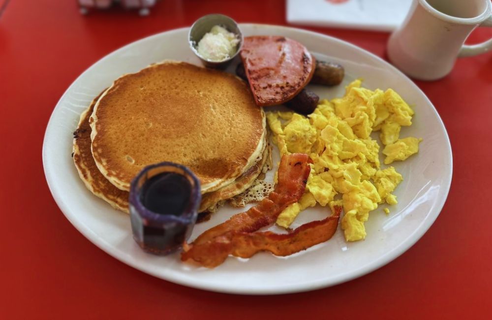 Photos for Hof's Hut Restaurant & Bakery