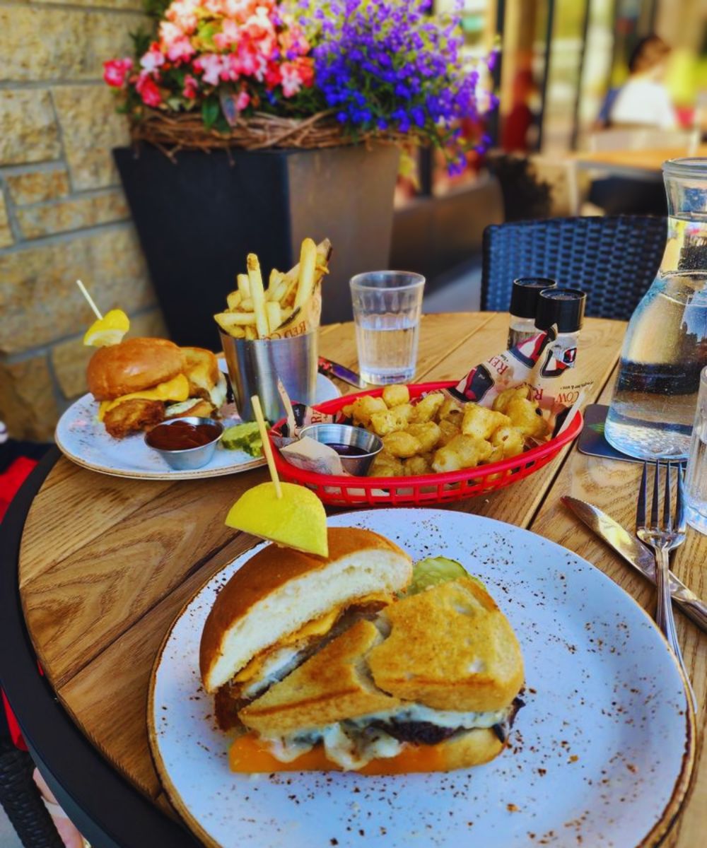 Photos for Red Cow 50th & France