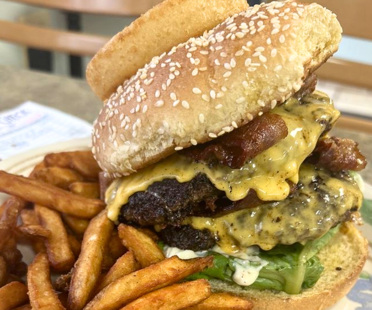 burger at Jackson's Restaurant in Richmond, KY