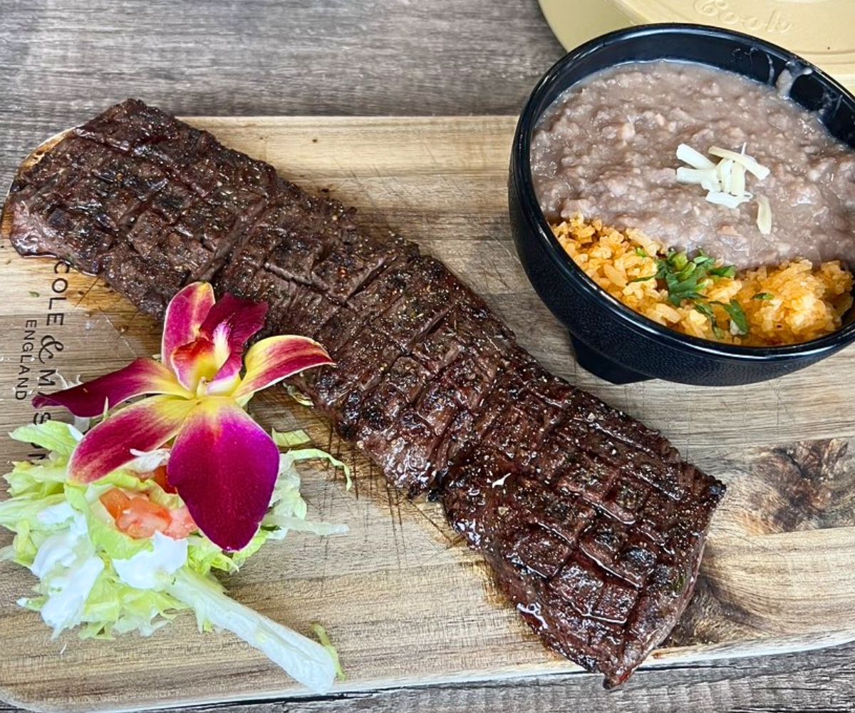 steak at La Cocina De Mama in Oak Lawn, IL