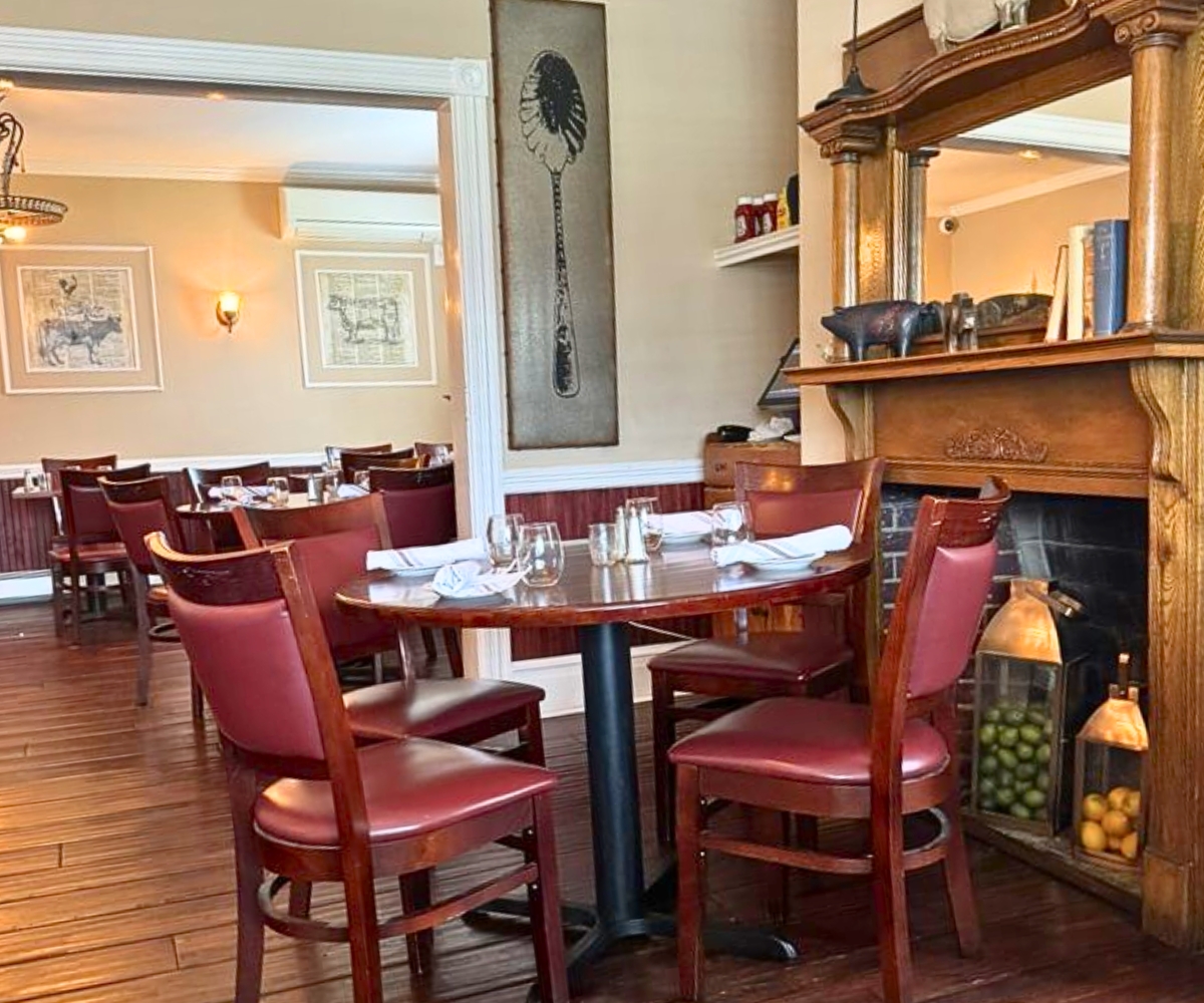 interior of Rocky Hill Inn in Rocky Hill, NJ