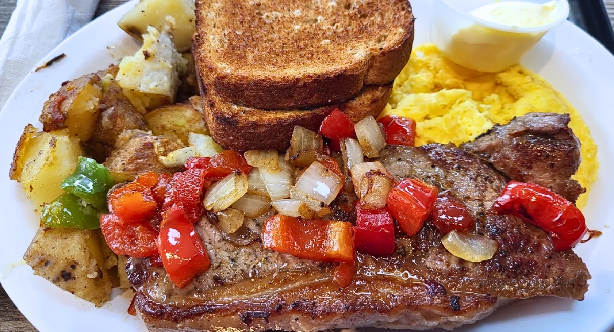 Steak & Eggs at The Rusty Rooster in Lake Ozark, MO
