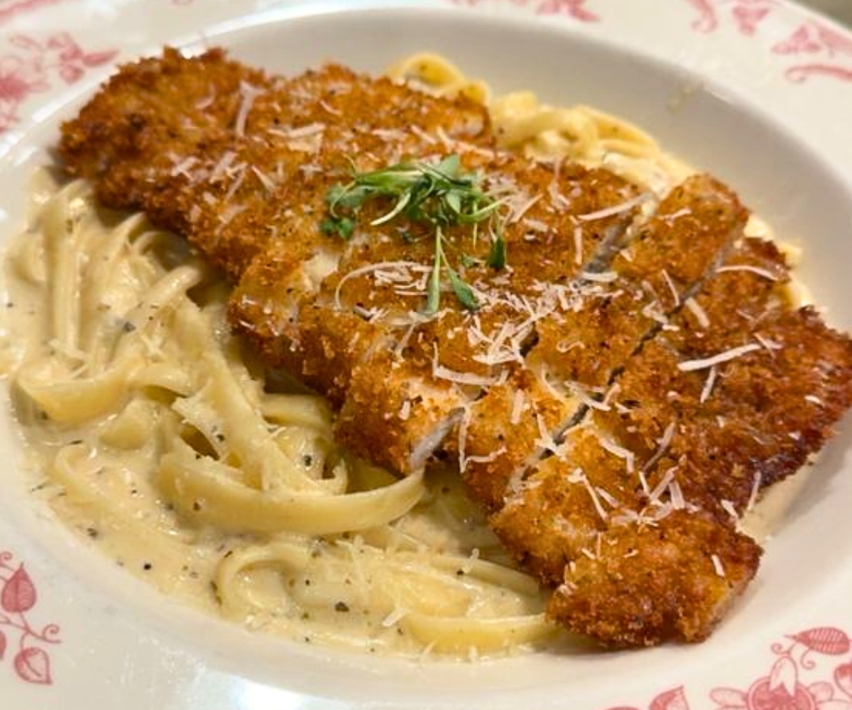 Fettuccine Alfredo at Pressa Italia in Broken Bow, Oklahoma