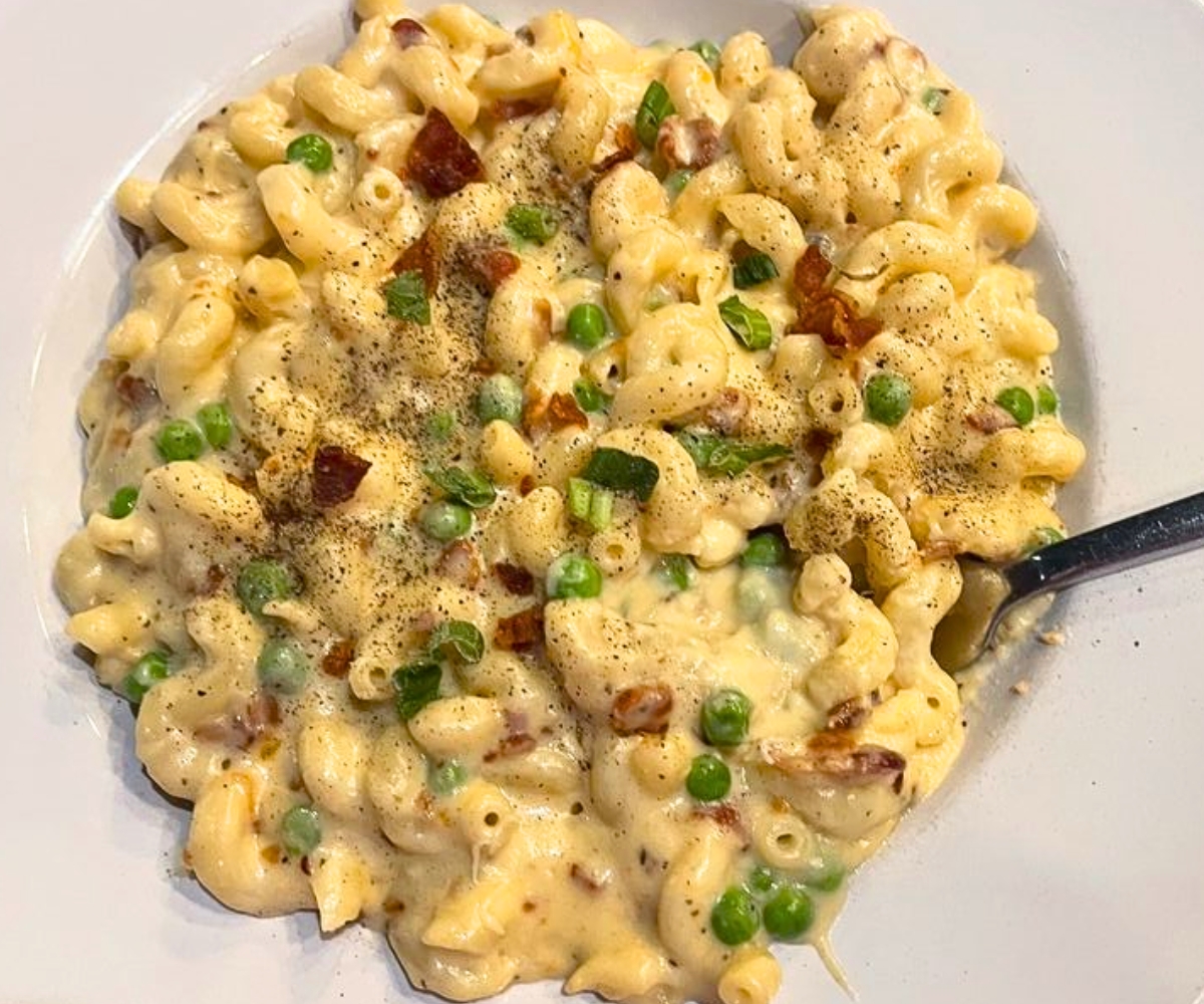 Grown Up Mac & Cheese in Ollie & Hobbes Craft Kitchen at Papillion, Nebraska