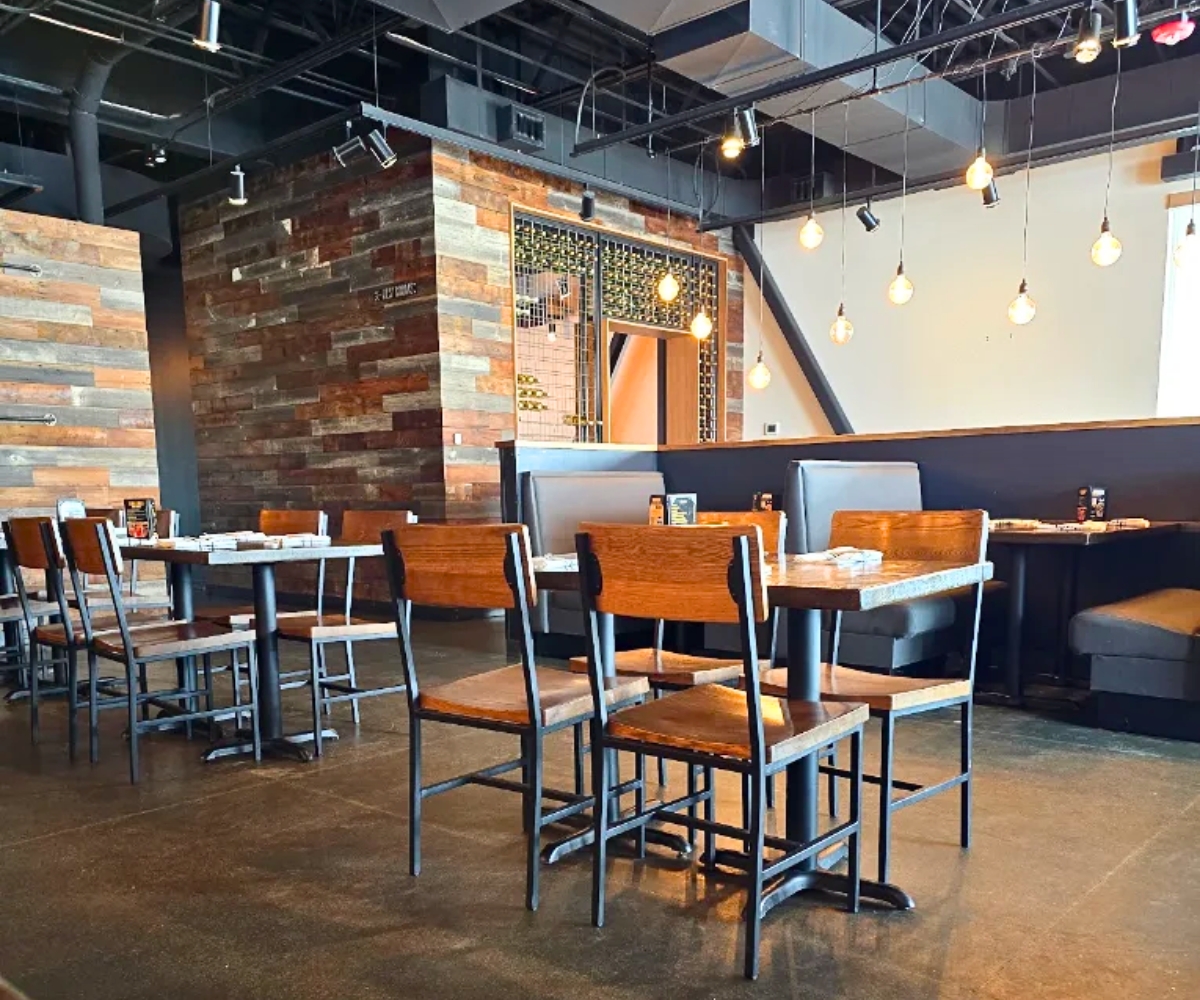 interior of Ollie & Hobbes Craft Kitchen at Papillion, NE