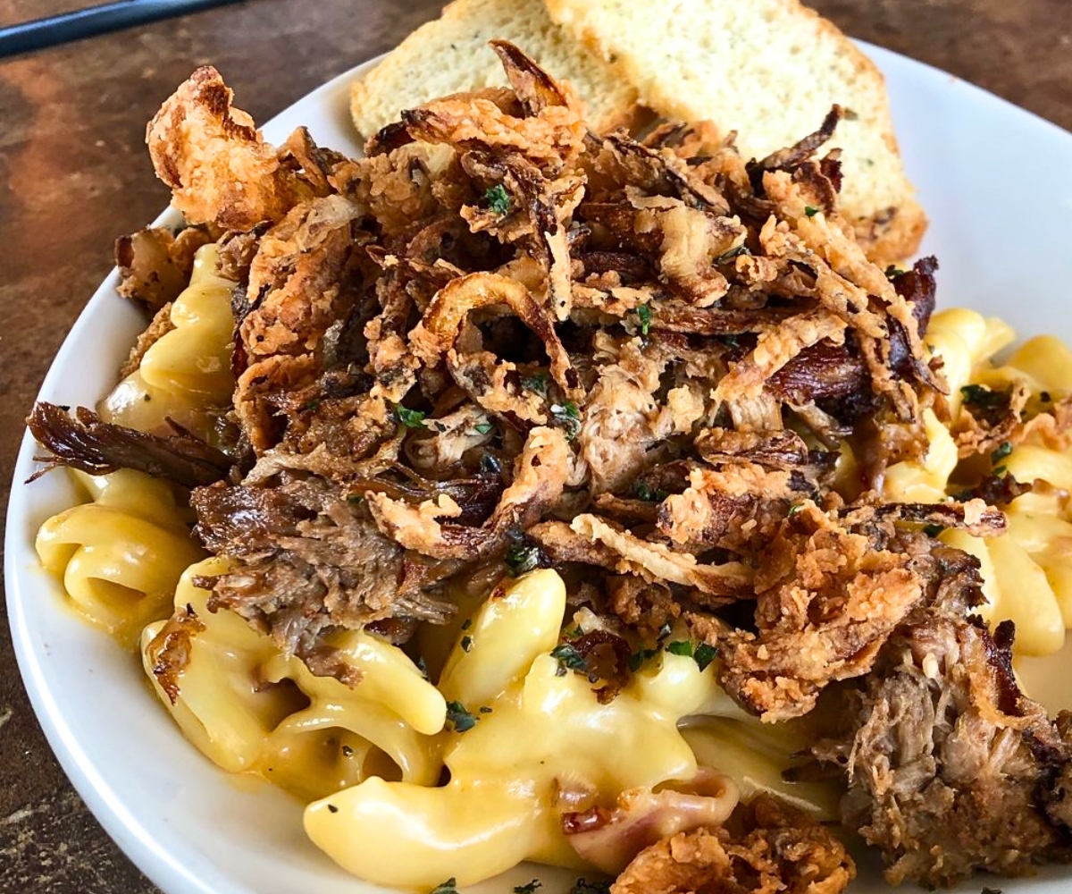Mac and Cheese at The Hen & The Hog in Albertville, MN